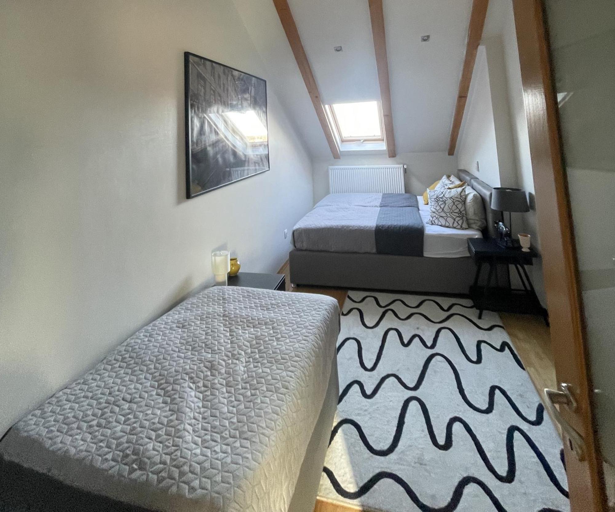 Vila Milka - Balkon - Besplatan Parking - Samostalna Prijava Karlovac Bagian luar foto